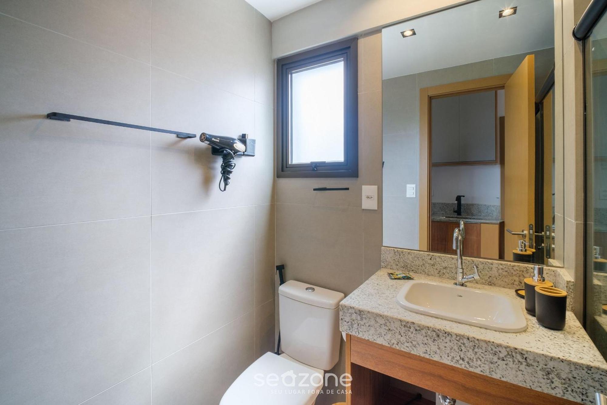 Apartamento Predio Beira-mar Com Piscina Na Barra Em Ssa - Spb